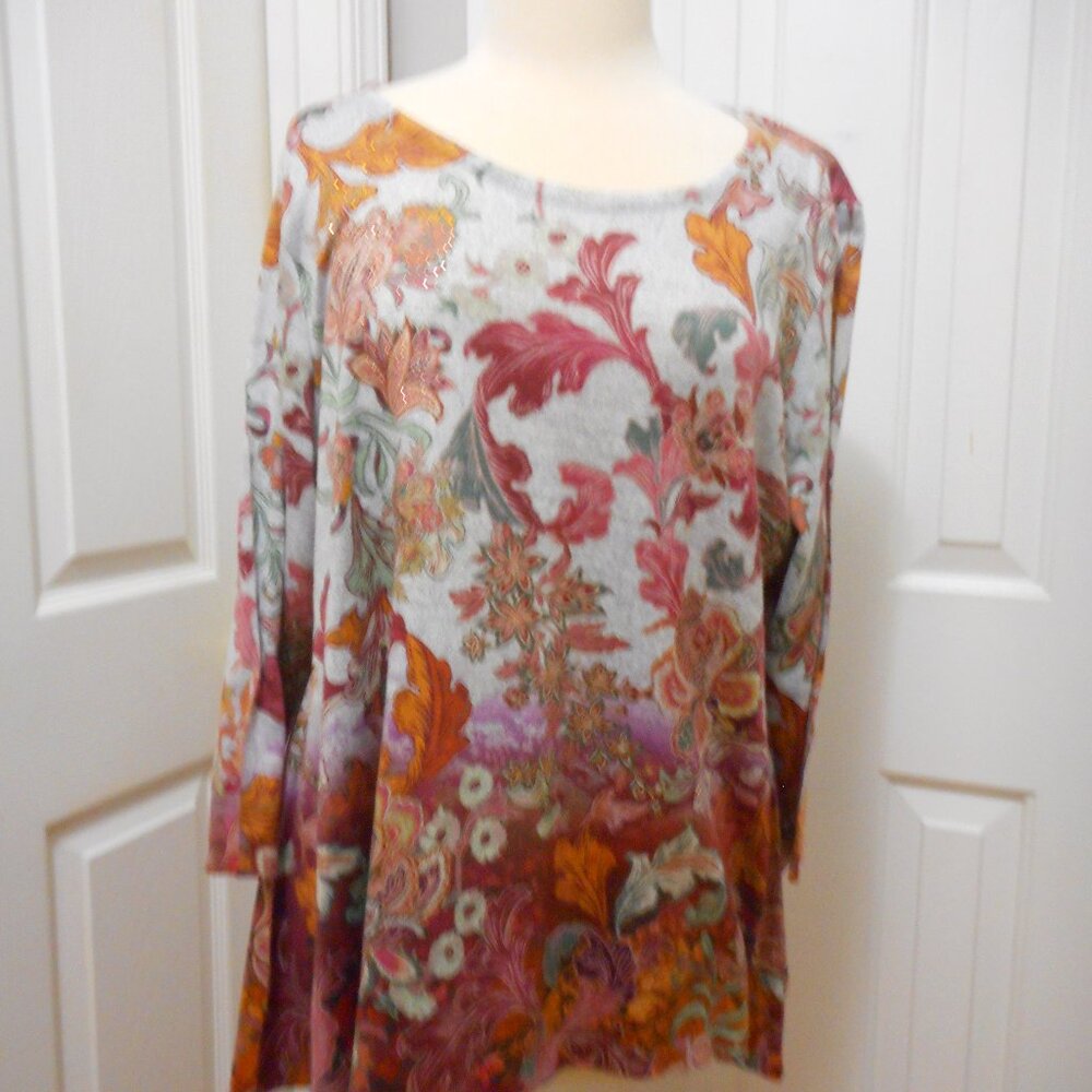 One World top with sprinkling of studs for bling across front, pleated detail